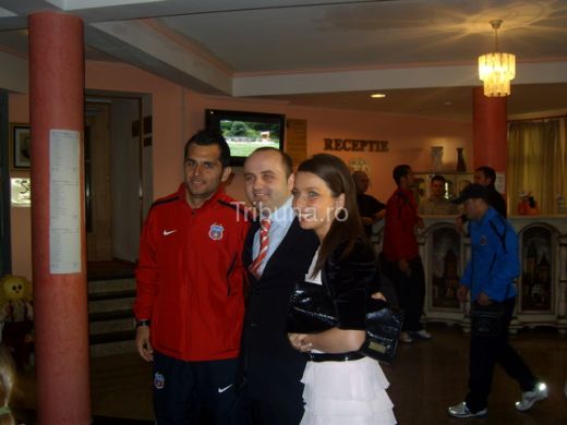 FOTO Fanii sunt innebuniti dupa Steaua! Motivul pentru care Becali ar trebui sa mute Steaua in Provincie:_2