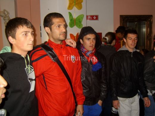 FOTO Fanii sunt innebuniti dupa Steaua! Motivul pentru care Becali ar trebui sa mute Steaua in Provincie:_4