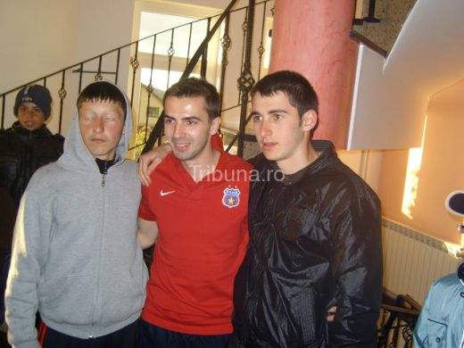 FOTO Fanii sunt innebuniti dupa Steaua! Motivul pentru care Becali ar trebui sa mute Steaua in Provincie:_6