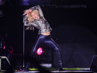 
	FOTO! Cea mai SEXY fana a Barcelonei a facut SHOW la Bucuresti! Super imagini de la concertul Shakira
