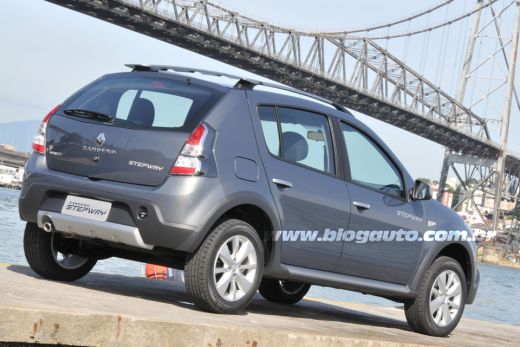 SUPER GALERIE FOTO! Primele imagini oficiale cu Dacia Sandero si Stepway 2012_13