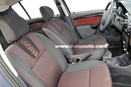 SUPER GALERIE FOTO! Primele imagini oficiale cu Dacia Sandero si Stepway 2012_16