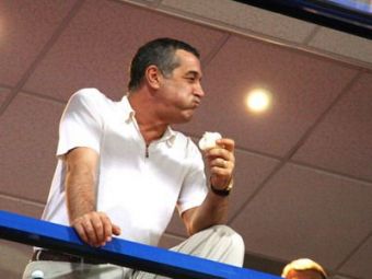 
	Gigi viseaza caini rosii in Ghencea! Ce jucatori vrea sa ii dea CADOU lui Olaroiu pentru Steaua 2012:
