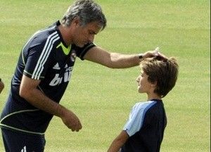 Mourinho nu trage sforile pentru nimeni: si-a invatat baiatul cu munca de jos! The Special One, asa cum nu il stiti! SUPER FOTO:_9