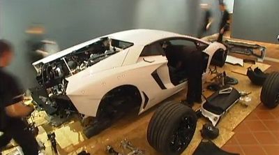 Lamborghini Aventador dezasamblat forza del toro muzeu Video