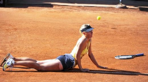 FOTO: Sharapova a plonjat pentru finala! IMAGINI HOT care au facut deliciul semifinalelor de la Roma:_9