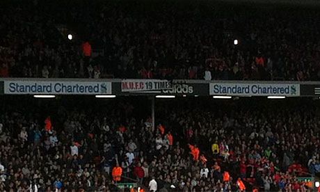 Fanii lui Manchester United au "INCENDIAT" Anfield! Cum au turbat cei de la Liverpool de nervi_1
