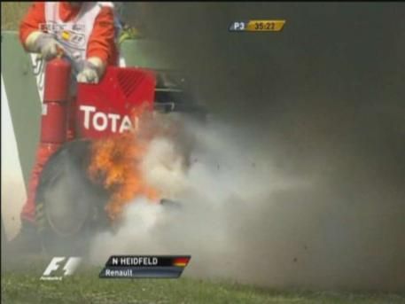 FOTO SOCANT din F1! Masina lui Heidfeld a luat FOC pe pista in calificari! Cum a reusit sa scape_12