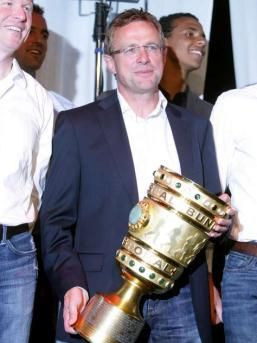 VIDEO SUPER FAZA! Raul a fost lider de galerie la Schalke dupa ce a luat Cupa Germaniei! Ce facea Deac in acel moment :)_7