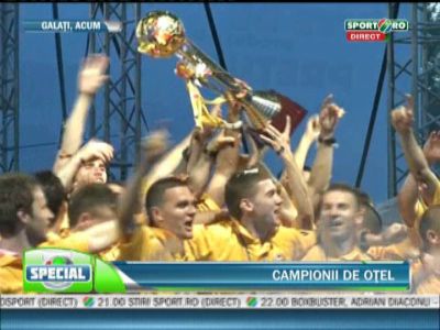 100 de ani de fotbal pentru un titlu! Otelul a ridicat trofeul de campioana in 2011 intr-un show cu mii de fani! VEZI VIDEO_11