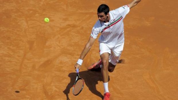 
	Victor Hanescu s-a calificat in turul 2 unde va da de cel mai bun jucator din 2011, Novak Djokovic!
