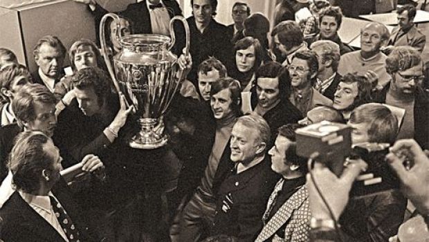 
	Antrenorul preferat al lui Cruyff e inca la Steaua si o BATE IAR pe Dinamo! Povestea superba a finalei de Cupa din 70!
