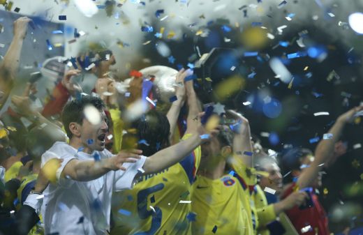 SUPER IMAGINI! Intalnirea dintre milenii! Steaua a primit prima CUPA din acest mileniu de la Ienei! Vezi imagini de la festivitate!_20