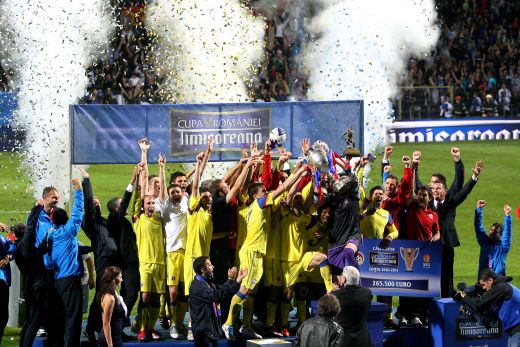 SUPER IMAGINI! Intalnirea dintre milenii! Steaua a primit prima CUPA din acest mileniu de la Ienei! Vezi imagini de la festivitate!_28