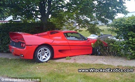 FABULOS! Un agent FBI a distrus un Ferrari de 800.000 de euro confiscat pentru o investigatie! SUPER-FOTO_2