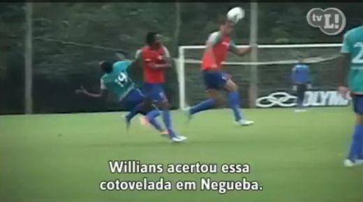 VIDEO Scandal intre colegii lui Ronaldinho la antrenament! Ce COATE in figura isi dau jucatorii de la Flamengo!