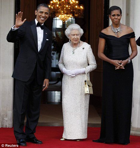FOTO: Viata de familie a lui Beckham, mai importanta decat Barack Obama! Cum l-a dat pe spate Regina Elisabeta pe fotbalist:_2