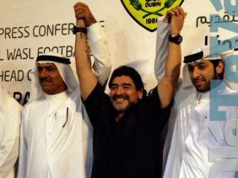VIDEO! Arabii au innebunit: Maradona se va bate cu Olaroiu si Radoi! Cum i-au cantat la prezentarea oficiala la Al Wasl!