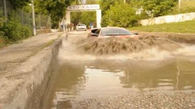 Lamborghini Murcielago 700 cai la apa suedez Video