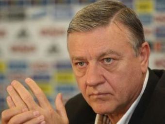 
	Mircea Sandu pregateste MAREA lovitura in fotbalul romanesc! Motivul REAL pentru care il vrea pe Hagi la nationala:
