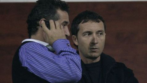 
	Dilema care imparte Steaua in doua! Gigi il vrea pe Grigoras, Meme insista pentru un antrenor strain! Cine are prima sansa:
