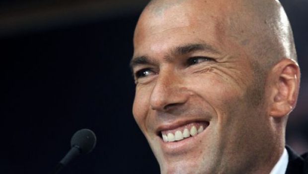 
	Asta e marea lovitura a lui Zidane, nu capul in Materazzi! Cel mai tare premiu castigat de el la CANNES!
