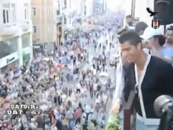 
	VIDEO INCREDIBIL Ronaldo i-a innebunit pe turci! A anulat o sedinta de autografe pentru ca ZECI DE MII de oameni l-au asaltat!
