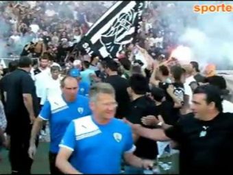 
	Boloni, purtat pe brate la PAOK! 10.000 de fani au facut o atmosfera incredibila la primul antrenament!
