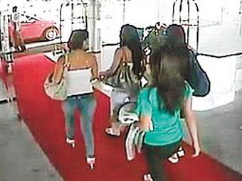 
	VIDEO Scandal urias inainte de Copa America! 8 jucatori mexicani, trimisi acasa dupa ce si-au adus prostituate in hotel!
