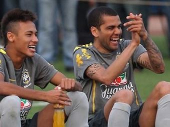 
	Neymar L-A SOCAT pe Dani Alves! NU vrea sub nicio forma sa joace la Barca! Care e alegerea super-atacantului!
