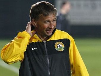 
	Petrescu va fi CEL MAI SCUMP antrenor din lume! Kuban i-a pus o clauza de reziliere pe care abia si-a permis-o Abramovici!
