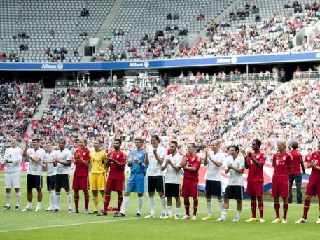 SUPER FOTO! 30.000 de oameni au venit sa vada NOUL Bayern! Neuer, prezentat oficial!_6