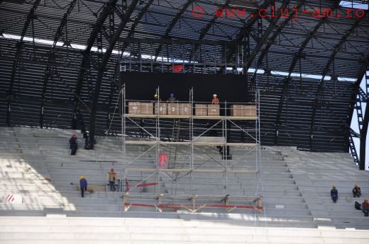 SUPER FOTO! Tot gazonul a fost pus pe Cluj Arena! A inceput montarea primei tabele!_5