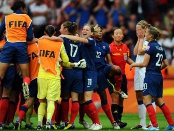 
	Franta a eliminat Anglia in sferturi la Mondialul feminin! Vezi cu cine se bate pentru un loc in FINALA!
