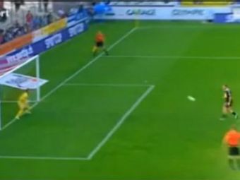 VIDEO Lui Ogararu nu i-a venit sa creada! Cum a vrut un adversar sa dea gol din penalty! :)