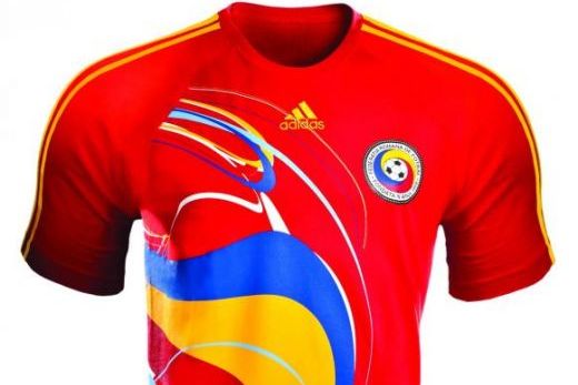 FOTO: Asa arata tricoul suporterului pentru Romania - Argentina! Vezi cat costa:_1