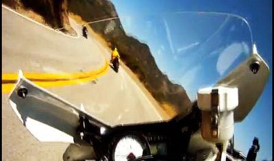 motociclist accident in curba filmat Los Angeles moartea