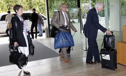 FOTO: Mourinho s-a dus in BLUGI la UEFA: "Hai, mai repede, ca am antrenament la 5! In Madrid!" Aroganta antrenorului:_2