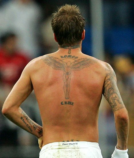 FOTO / Corpul lui Beckham e OPERA de ARTA! Si-a tatuat Harper Seven pe GAT! Vezi ce colectie incredibila de tatuaje are starul englez:_14