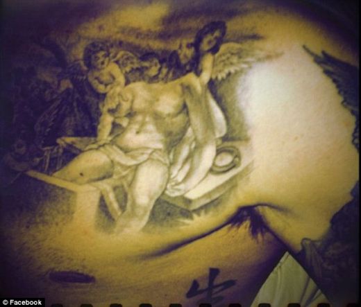 FOTO / Corpul lui Beckham e OPERA de ARTA! Si-a tatuat Harper Seven pe GAT! Vezi ce colectie incredibila de tatuaje are starul englez:_3