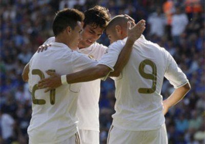 VIDEO: Numai pe acolo mingea mai avea loc! Benzema da gol dintr-un unghi CRIMINAL: Leicester 1-2 Real Madrid!_2