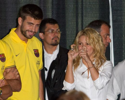 Proiectul Shakira - Pique poate schimba fotbalul! Mingea care ii putea strica machiajul Shakirei!_2