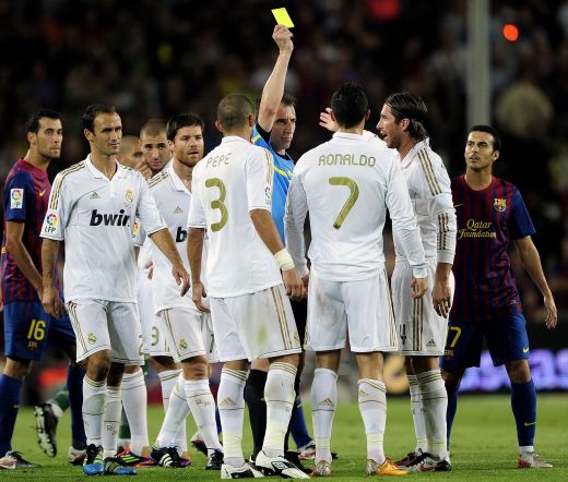 VIDEO: Barca, super campioana cu super scandal! Barca 3-2 Real: dubla Messi, 3 eliminati si final cu BATAIE_6