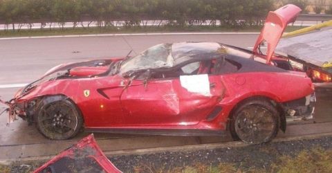 
	VIDEO Cum arata cel mai puternic Ferrari DISTRUS! Soferul, ars la buzunare! 180.000 de euro pentru reparatii!
