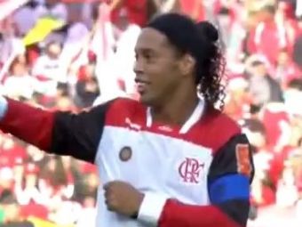 
	Ca la Barcelona! Vezi ultimul gol SUPERB al lui Ronaldinho din lovitura libera! VIDEO
