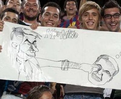 SUPERFOTO: Cum rad fanii Barcelonei de "MouNino" si cum a ajuns Realul sa cotizeze la transferul lui Fabregas:_2
