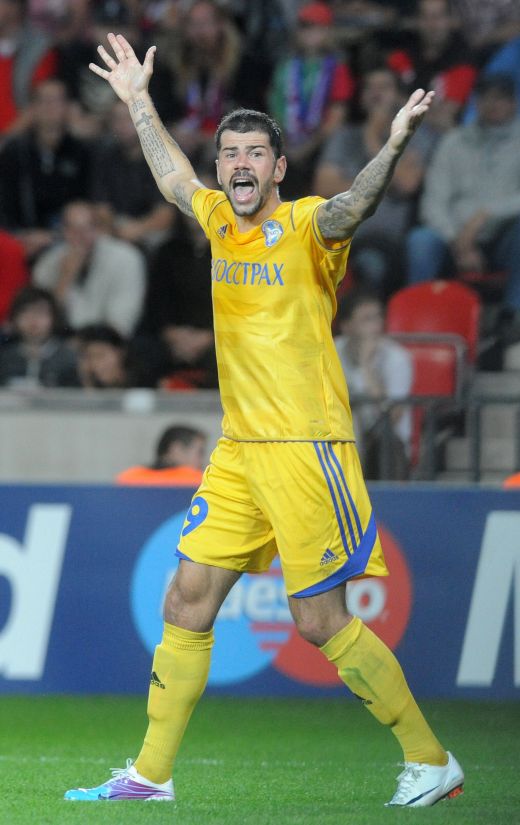 Dortmund o egaleaza pe Arsenal pe final, Mata are deja mai multe goluri ca Torres la Chelsea, APOEL reuseste surpriza! Vezi rezultatele din Liga:_15