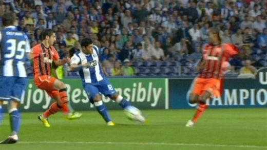 Lucescu, rapus de INCREDIBILUL Hulk! Sahtior a terminat cu doi oameni in minus! FC Porto 2-1 Sahtior! Vezi fazele meciului!_7