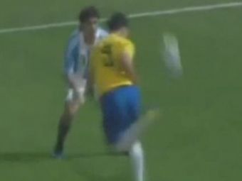 VIDEO: De-asta se numeste BRAZILIANA! Un jucator din nationala Braziliei si-a facut un adversar sa intre in pamant de rusine!
