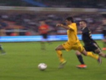
	VIDEO Suarez, cel mai SMECHER atacant din Europa League! Da gol si cand e la pamant! Tripla de senzatie in Anderlecht 4-1 AEK Atena!
